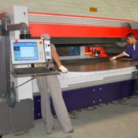 máquina de corte a laser fabricante